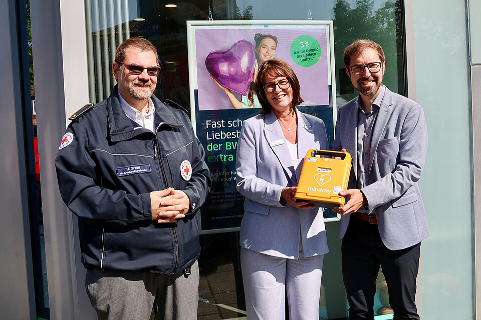 Übergabe AED BW-Bank